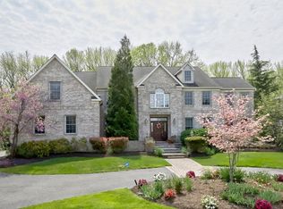 14 Trillium Ln, Mount Laurel, NJ 08054
