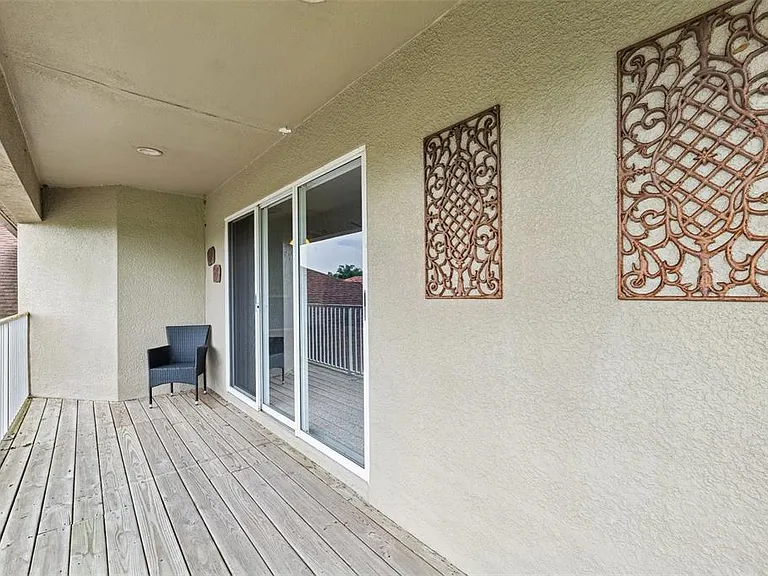 13049 Thoroughbred Dr — Photo 35