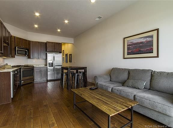 5th image of 6169 Park Ln S Unit 8
