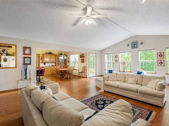 5th image of 68 Branchwood Dr