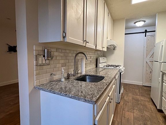 5th image of 44 Shrewsbury Green Dr Unit B