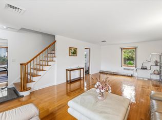 535 Summit St, Englewood Cliffs, NJ 07632