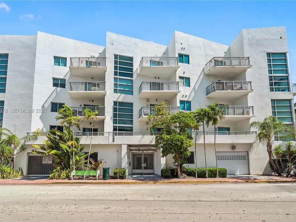 7700 Collins Ave #3