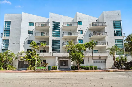 7700 Collins Ave #3 Photo 1