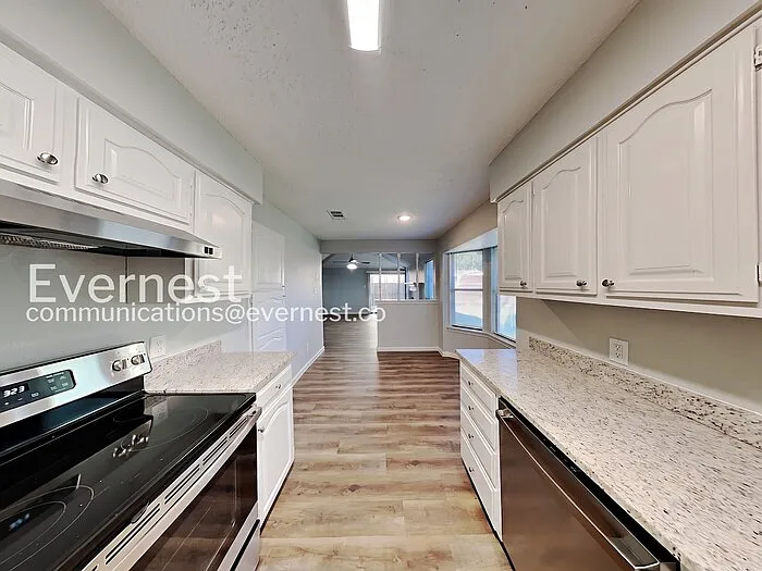 1800 Willow Vale Dr — Photo 7