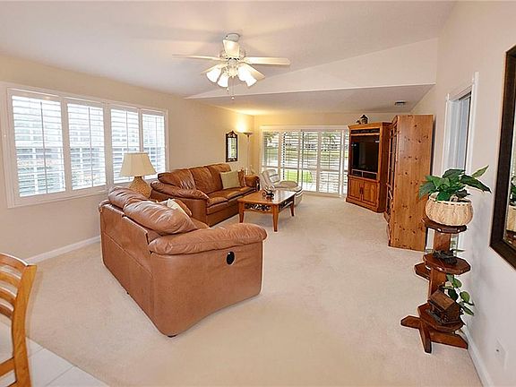 5th image of 1622 SW Pineland Way