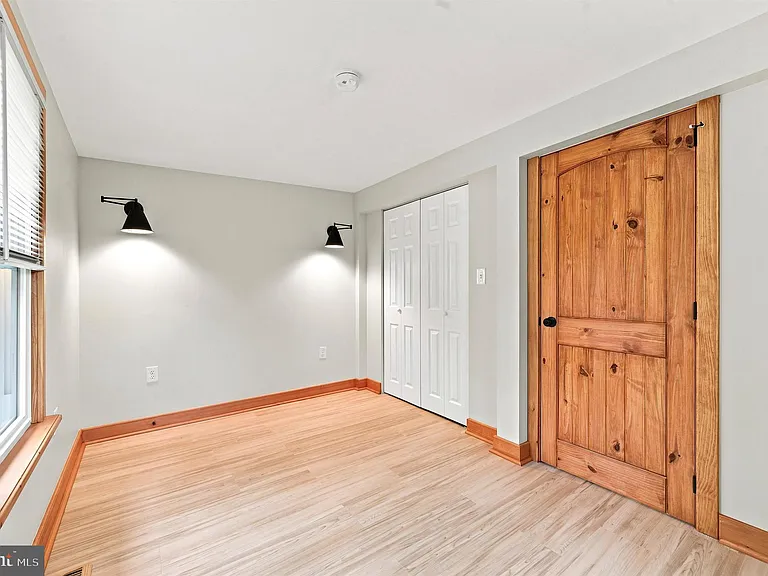 705 Forrest Ave — Photo 21