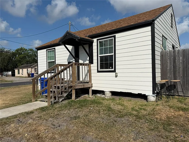 3126 Naples St — Photo 3