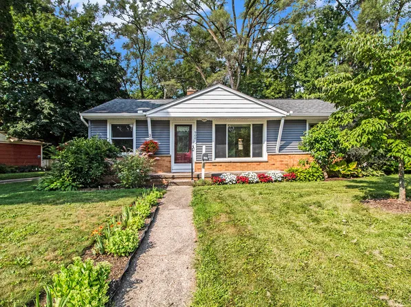 900 Barton Dr, Ann Arbor, MI 48105