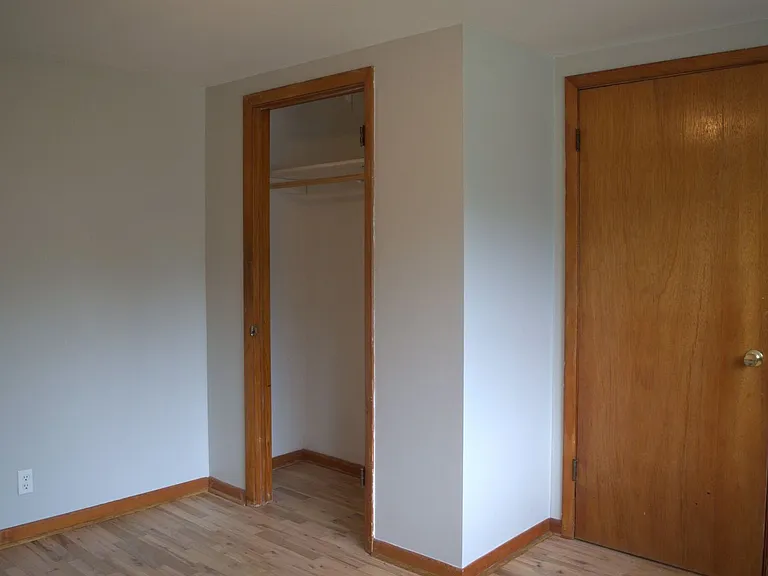 416 Victoria Dr — Photo 11