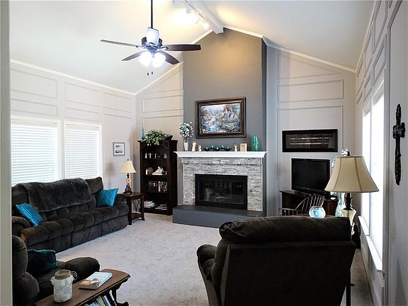 4th image of 906 Sandy Creek Dr