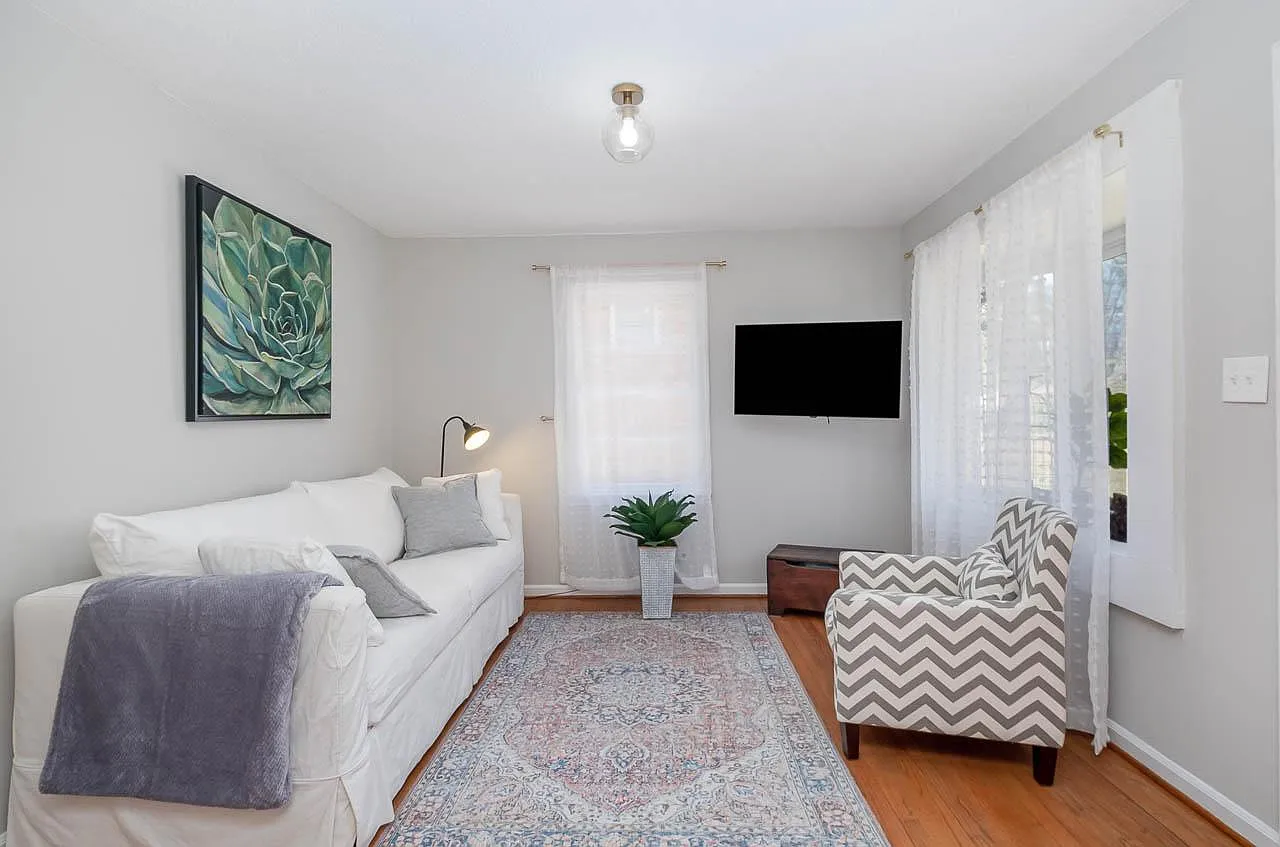 123 Archdale Dr — Photo 1