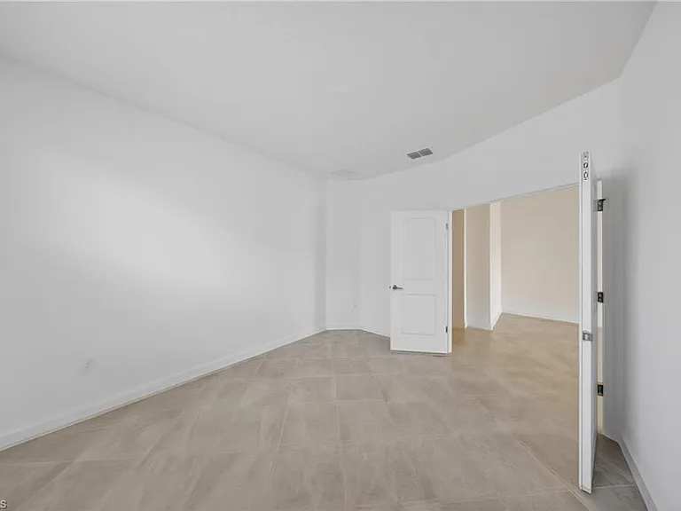 20559 Hazelnut Ct S — Photo 10