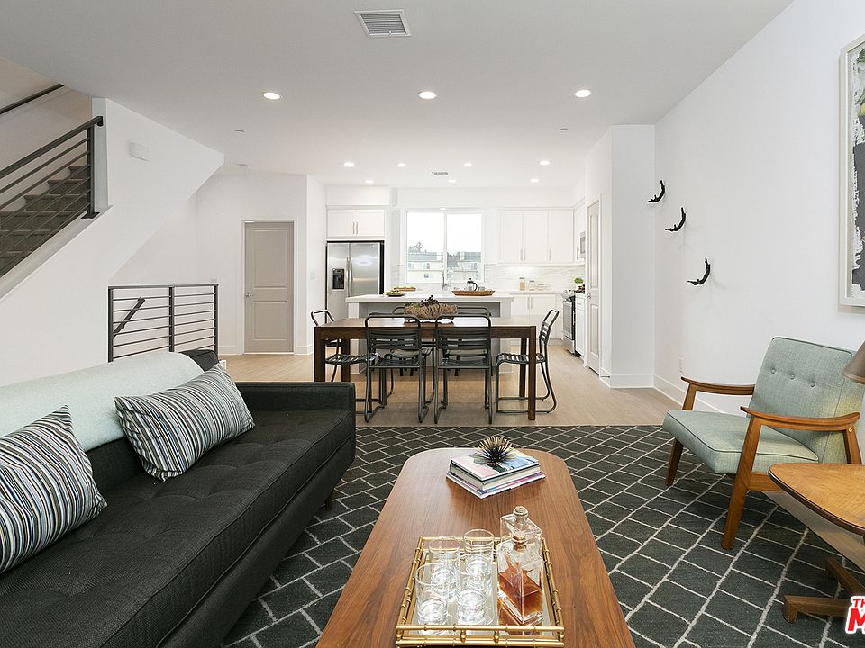 1st image of 4619 N Riverton Ave