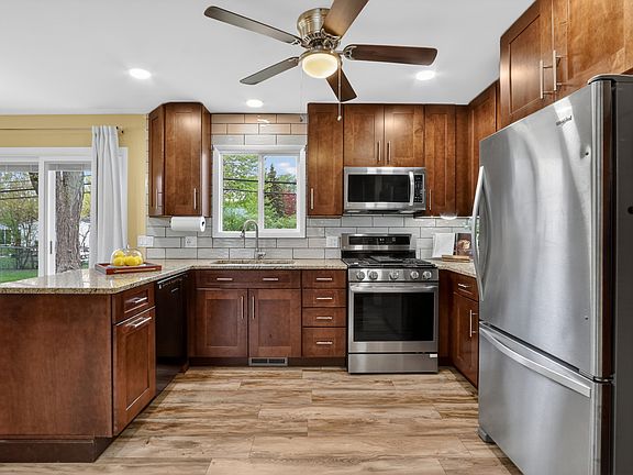 4th image of 18320 W Linda Ln