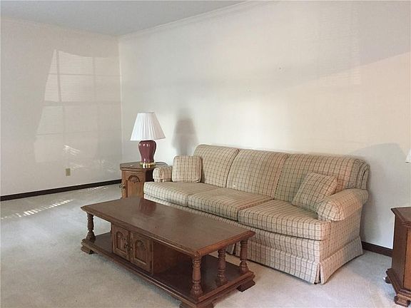 2nd image of 2207 Cortland Dr