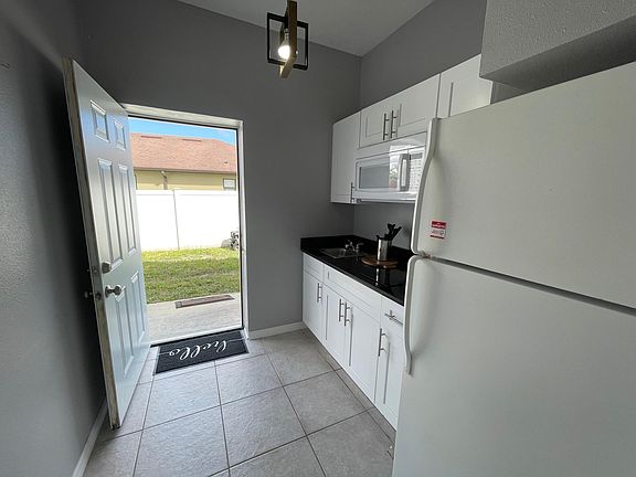 4th image of 2706 Eagle Cliff Dr