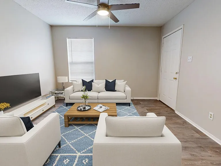 Biloxi Oaks Apartments — Photo 39