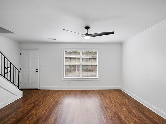 2nd image of 11 Villa Ct SE