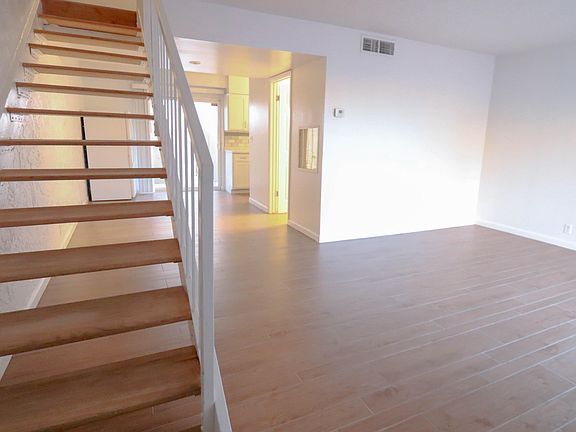 2nd image of 3524 W DUNLAP Avenue #113