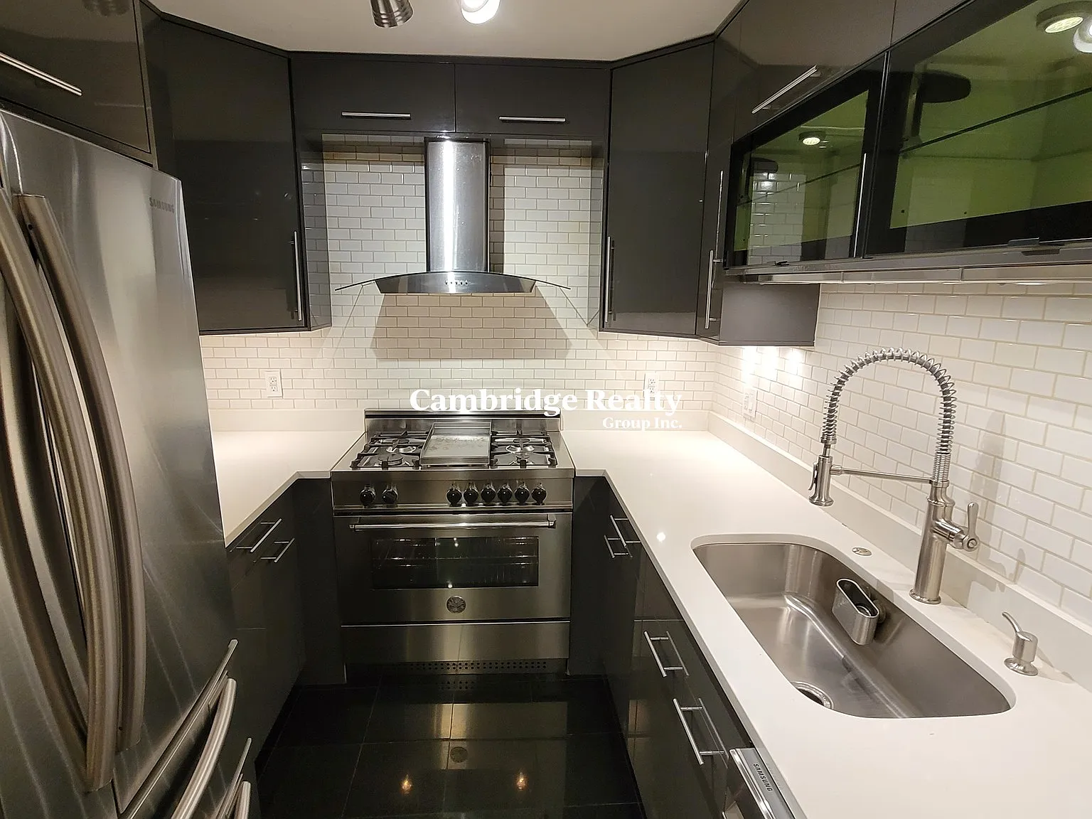 2 bed, 2.0 bath, 1100 sqft, $4,450 — Photo 3