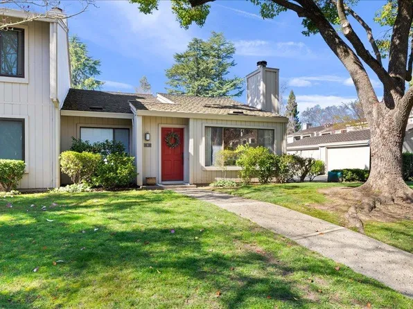 9 Adelphi Ct, Sacramento, CA 95825