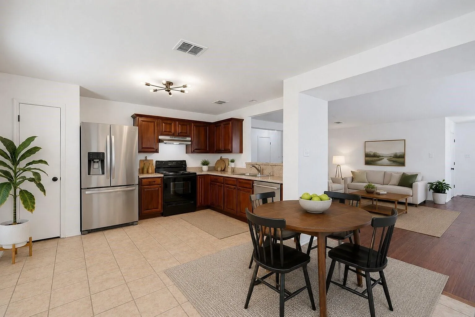 3 bed, 1672 sqft, $1,985 — Photo 2