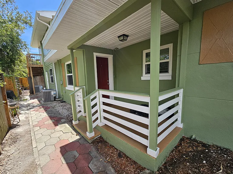 Apt B Porch and private entry