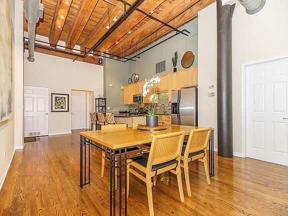 5th image of 521 W Superior St #231