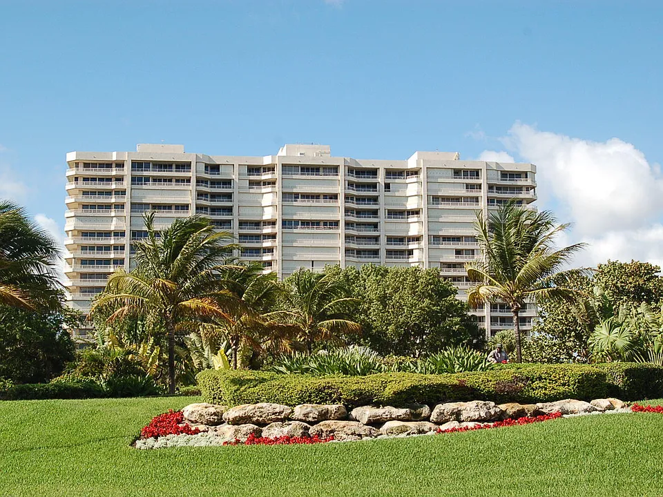 4101 N Ocean Blvd #109