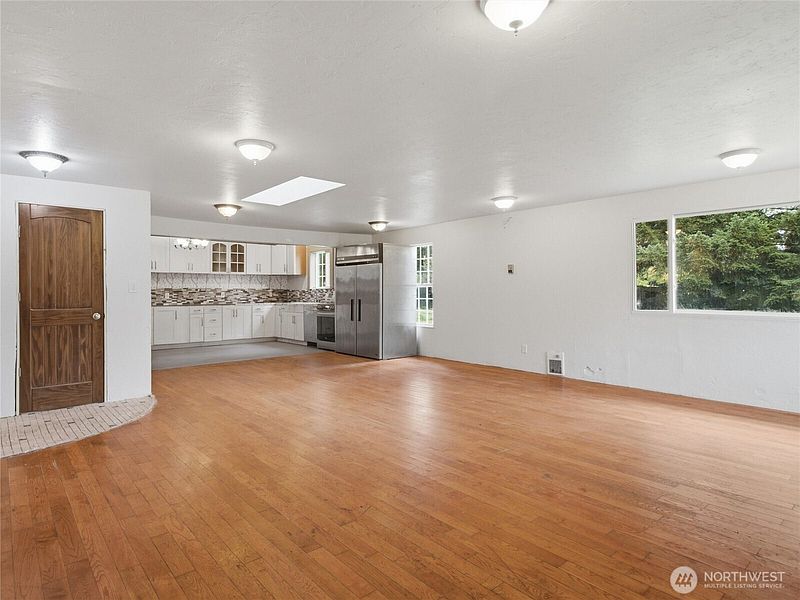 5th image of 1123 Military Road E