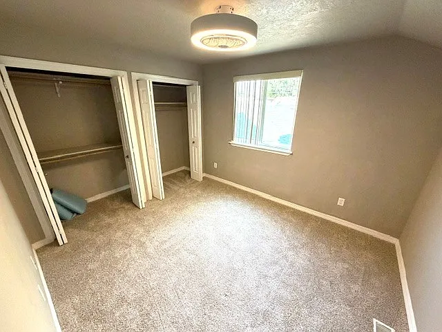 1576 S Grant Ave — Photo 13