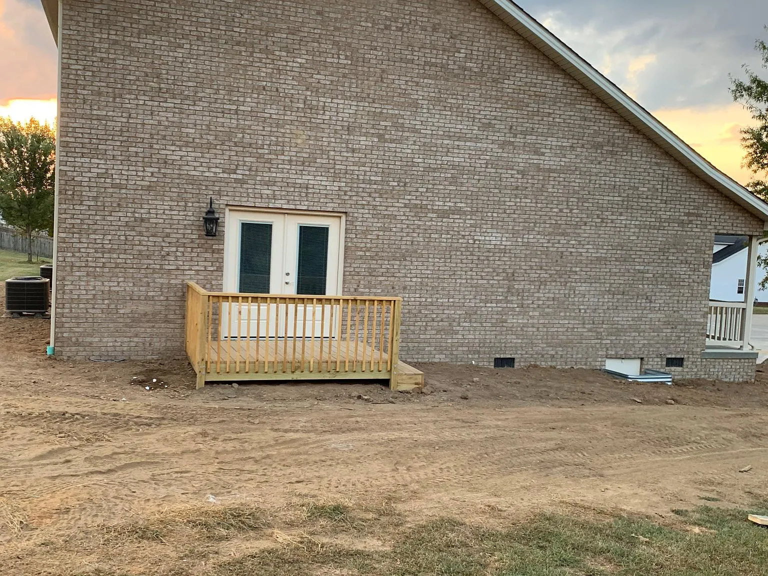 435 Hamlett Dr W — Photo 3