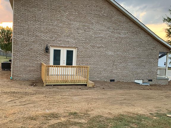 3rd image of 435 Hamlett Dr E