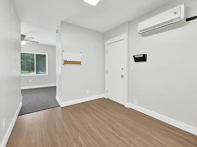Jefferson Avenue Apartments — Photo 41