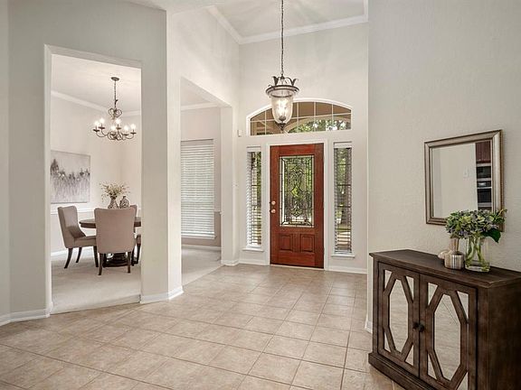 5th image of 2 N Evangeline Oaks Circle