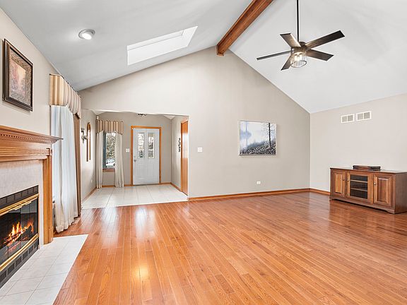 4th image of 17330 Carlyle Ct