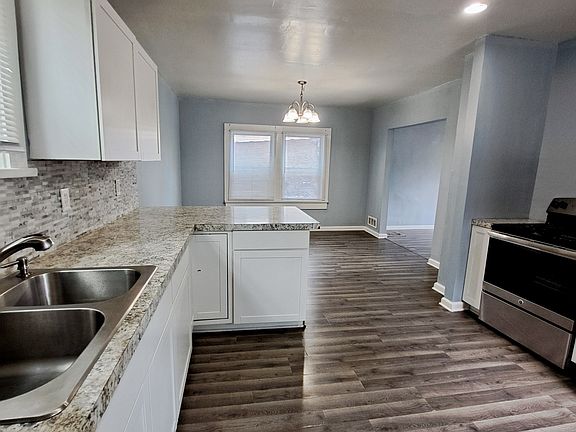 5th image of 161 S Harbine Ave