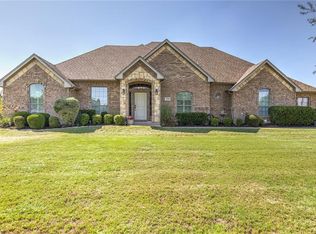 131 Fossil Rock Dr, Azle, TX 76020