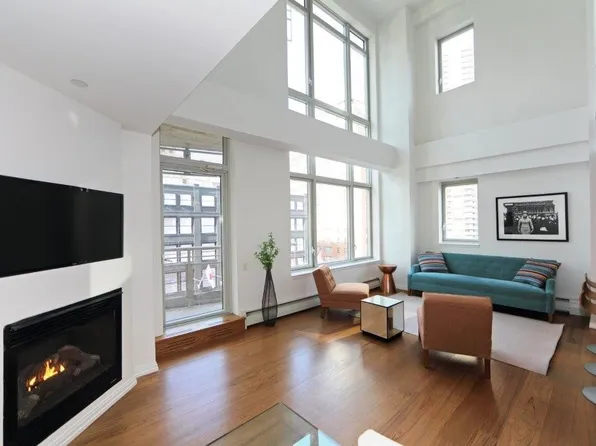 205 East 59th Street image 1 of 15