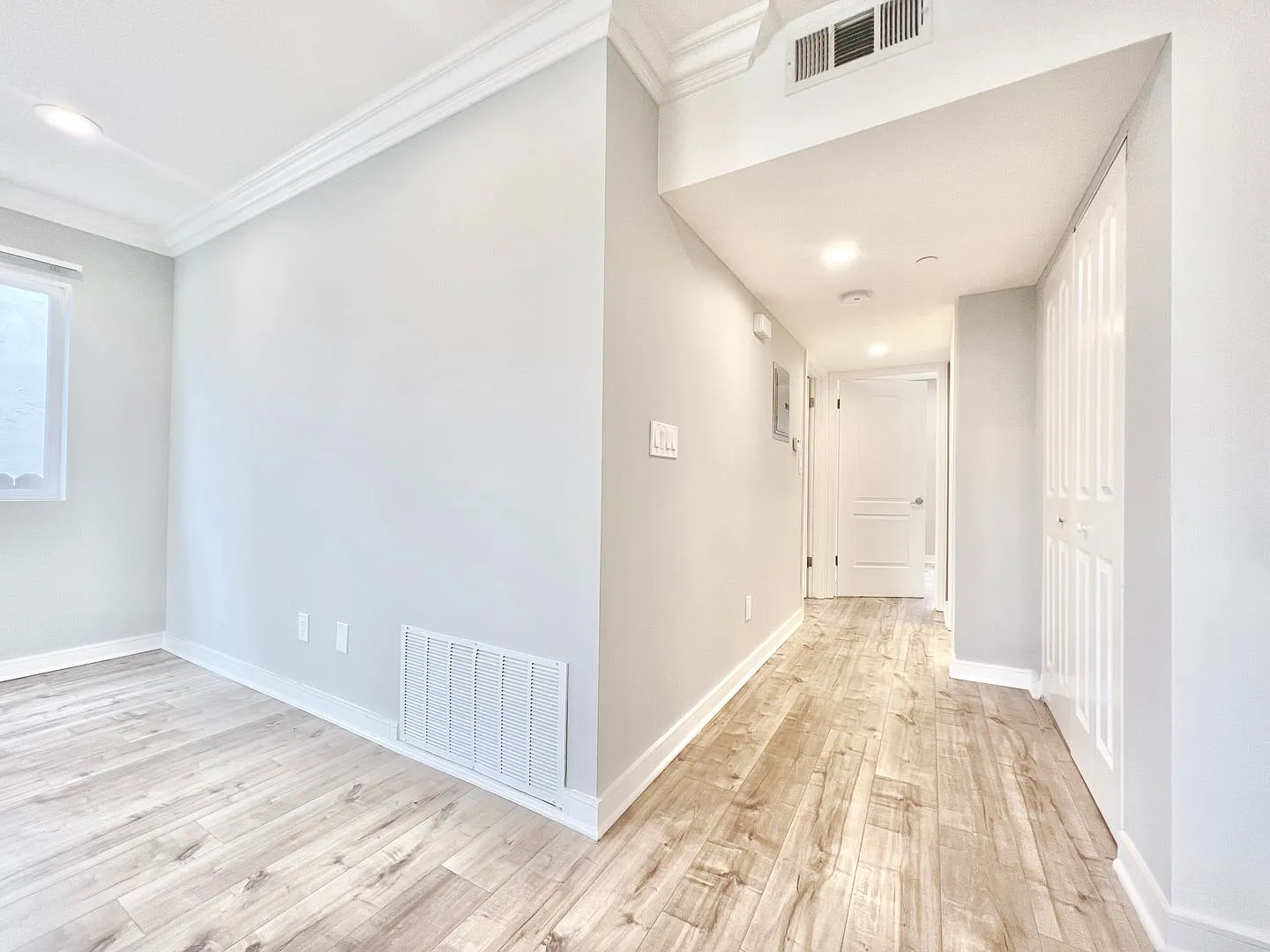 4461 Rosewood Avenue — Photo 2