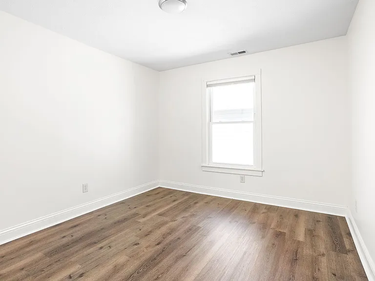 3110 Broadway St — Photo 10