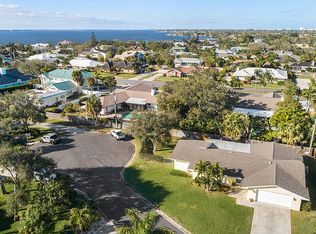 752 Oak Ridge Dr, Indialantic, FL 32903