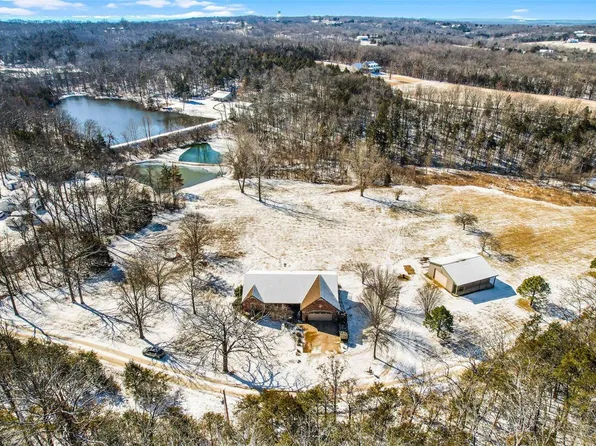 6590 Wehmeier Dr, Washington, MO 63090