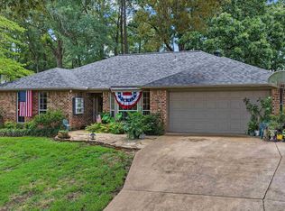 1104 Forest Hills St, Gladewater, TX 75647