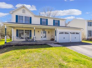 3227 Pine View Dr, Walworth, NY 14568
