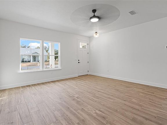 3rd image of 601 Fisher Dr