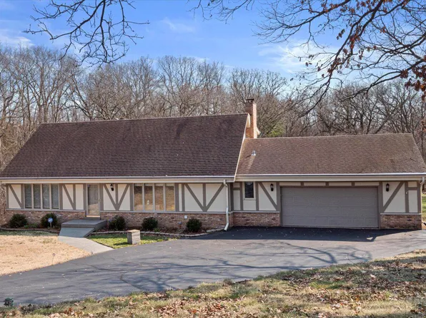 S76W32765 Haywagon COURT, Mukwonago, WI 53149