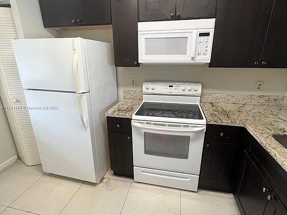 3rd image of 860 NE 207th Ter #2028
