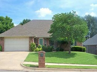 5633 Parkhill Ct, Bartlesville, OK 74006